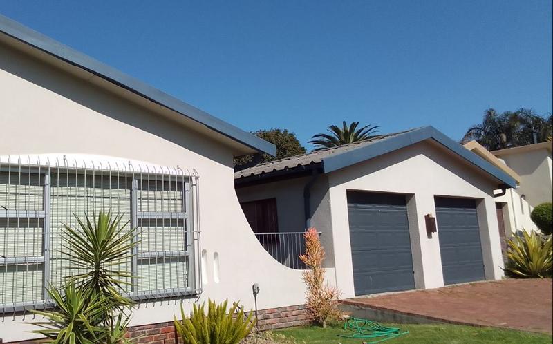 3 Bedroom Property for Sale in Oakglen Western Cape